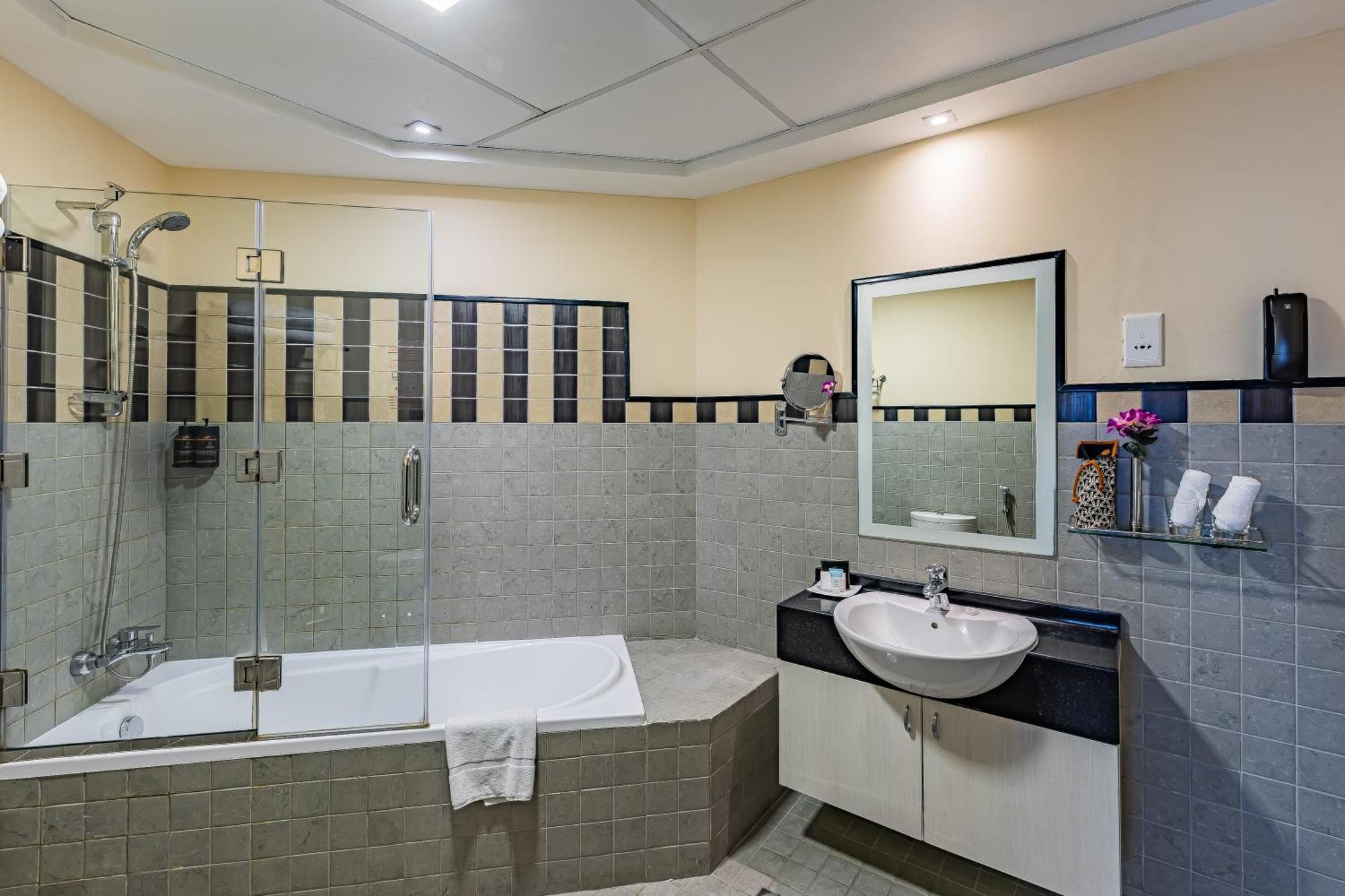 Carlton Downtown Hotel Дубай Экстерьер фото